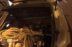 السيارة التي عثر بداخلها على الفتاة 