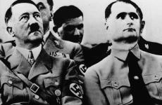 صورة تجمع هتلر ونائبه رودلف هيس