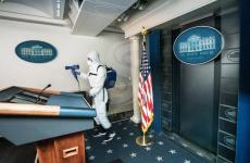 تقرير يكشف كيف تحول البيت الأبيض بؤرة لكورونا.jpg