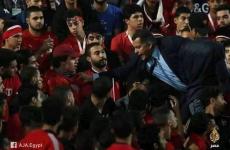 اعتقال مشجع رفع علم فلسطين في ملعب القاهرة