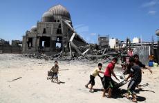 قصف مسجد في غزة Bombing of a mosque in Gaza.jpg