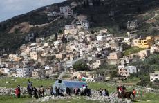 مستوطنون يقطعون عشرات أشجار الزيتون في بورين.jpg