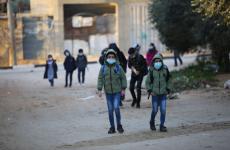 طلاب المدارس كورونا