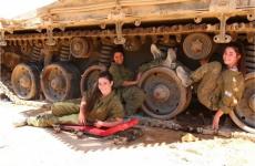 السماح للمجندات في الجيش الإسرائيلي بقيادة المدرعات