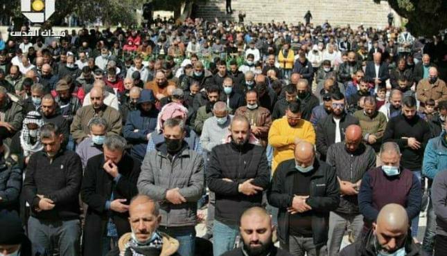 المصلون في المسجد الأقصى (3).jpg