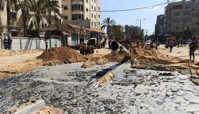 تضرر شبكة المياه والصرف الصحي بسبب القصف (2).jpeg