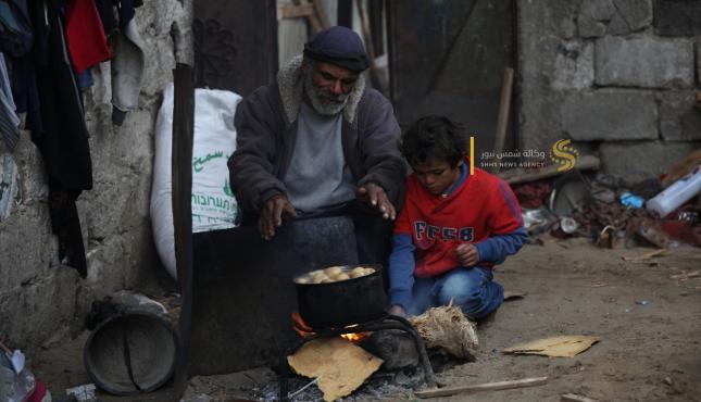 فقراء غزة خلال المنخفض الجوي (3).jpeg