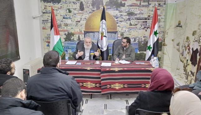 لقاء الشيخ عزام مع الطلبة