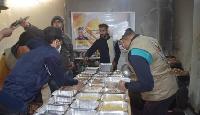 الجهاد توزع مئات وجبات الطعام على أهالي مخيم اليرموك بدمشق (8).jfif