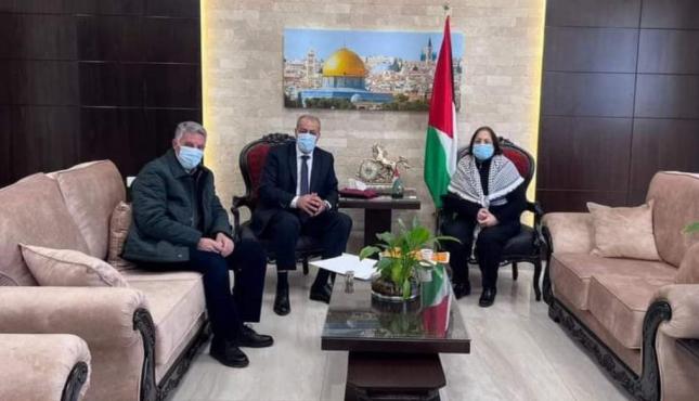 رئيس جامعة الاسراء ووزيرة الصحة