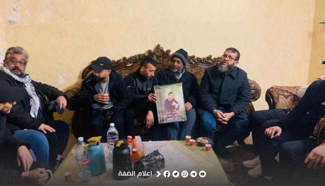 الجهاد تساند ذوي الأسير نشرتي في مخيم جنين