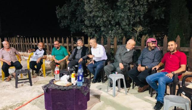 وفد الجهاد يزور ذوي شهداء وأسرى في جنين