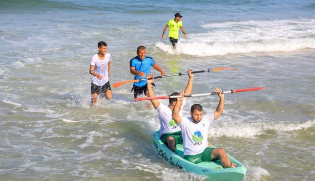 نتائج سباق بطولة الشراع والتجديف على شاطئ غزة.jpg