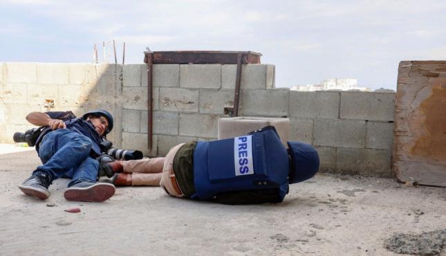 محاصرة صحفيين (1).jfif