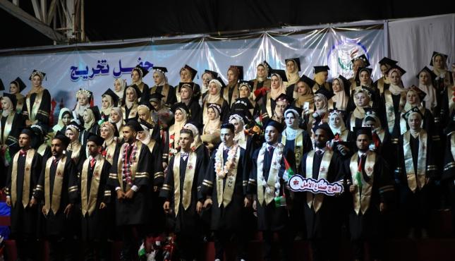 التجمع الإعلامي يحتفي بكوكبة من خريجي الإعلام بجامعات غزة 3.jpg