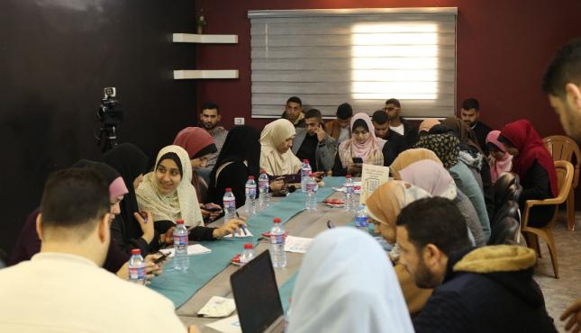 رواسي فلسطين وكتلة الصحفي تنظمان وقفة إسنادية للإعلاميات الفلسطينيات  1.jpg
