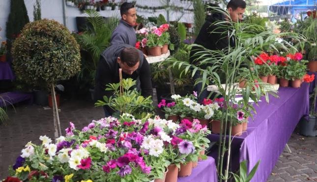 افتتاح معرض ربيع بلادي للنباتات والزهور بغزة 9.jpg