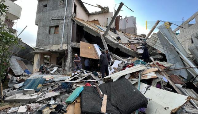 آثار الدمار في منزل عائلة ياسين في حي الزيتون شرق غزة 12.jpg