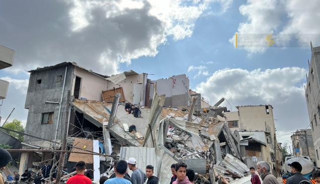 آثار الدمار في منزل عائلة ياسين في حي الزيتون شرق غزة.jpg