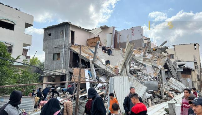 آثار الدمار في منزل عائلة ياسين في حي الزيتون شرق غزة 2.jpg