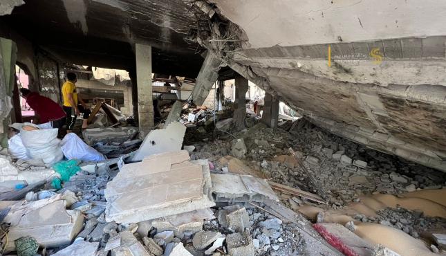آثار الدمار في منزل عائلة ياسين في حي الزيتون شرق غزة 11.jpg
