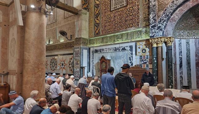 صلاة الفجر بالأقصى