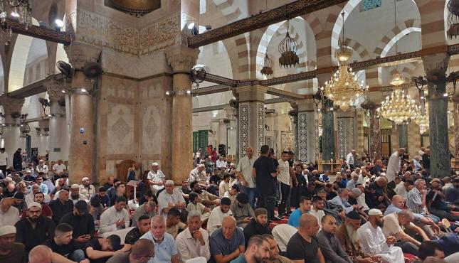 صلاة الفجر بالأقصى