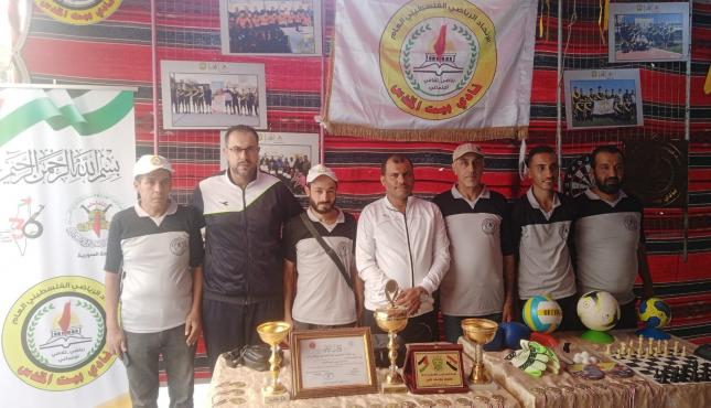 الساحة السورية تنظم معرضاً (9).jpg