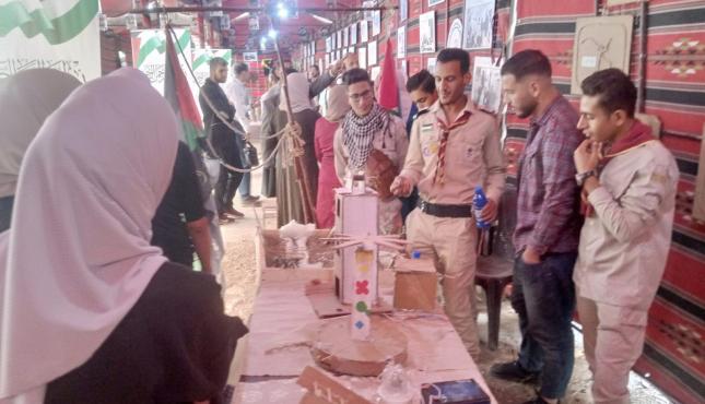 الساحة السورية تنظم معرضاً (5).jpg