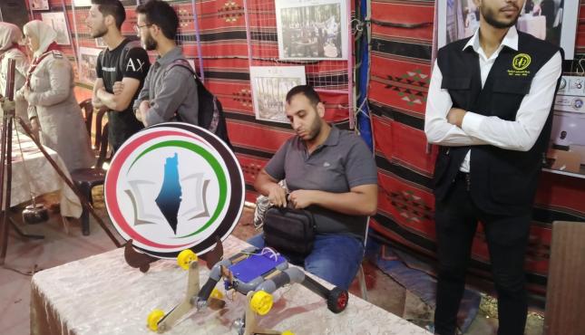 الساحة السورية تنظم معرضاً (4).jpg