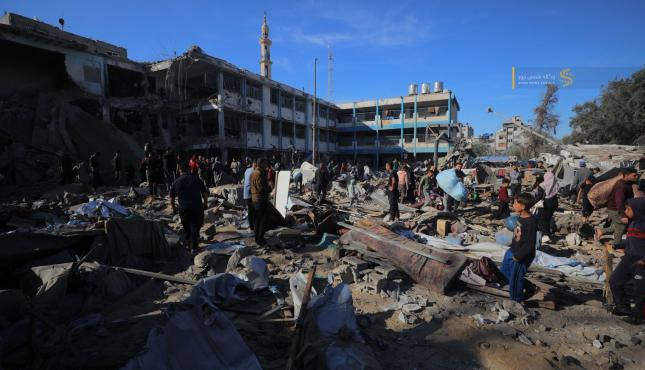 دمار كبير في استهداف إسرائيلي لـ مدرسة أبو هميسة الجنوبية في مخيم البريج (11).jpg