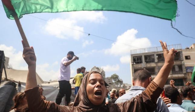 اوقفوا الحرب .. مظاهرة في غزة لوقف الابادة وقف الحرب