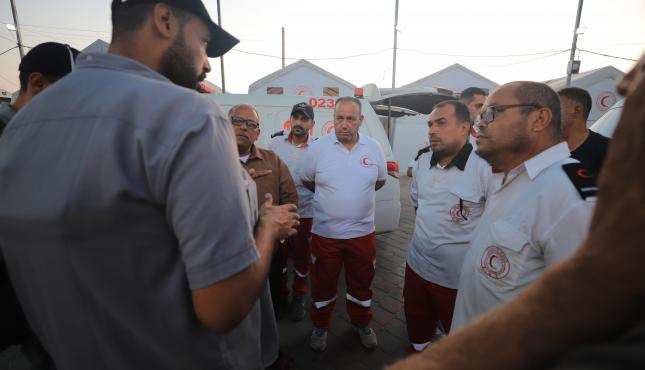 الهلال الأحمر الفلسطيني يُشارك في إجلاء 110 مريضًا من غزة إلى الإمارات للعلاج