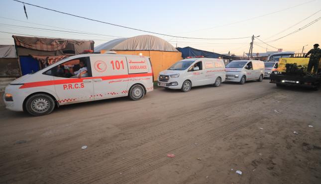 الهلال الأحمر الفلسطيني يُشارك في إجلاء 110 مريضًا من غزة إلى الإمارات للعلاج