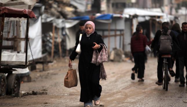 منخفض جوي .. الأمطار تغرق الخيام