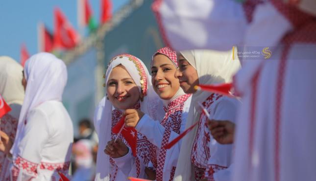 منظمة الرباط التركية تنظم حفل زواج جماعي لـ 203 عريس من غزة (10).jpeg