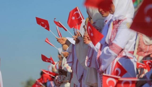 منظمة الرباط التركية تنظم حفل زواج جماعي لـ 203 عريس من غزة (11).jpeg