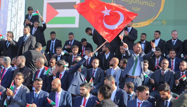 منظمة الرباط التركية تنظم حفل زواج جماعي لـ 203 عريس من غزة (1).jpeg