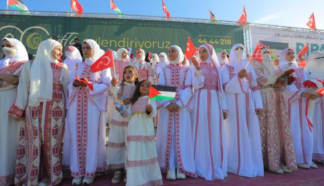 منظمة الرباط التركية تنظم حفل زواج جماعي لـ 203 عريس من غزة (13).jpeg