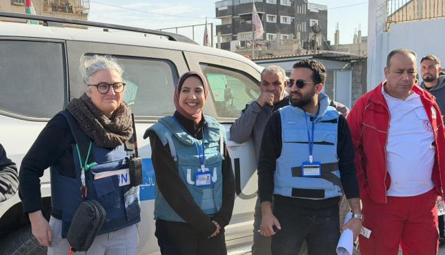 الهلال الأحمر الفلسطيني يواصل إجلاء المرضى عبر معبر رفح (11).jpeg