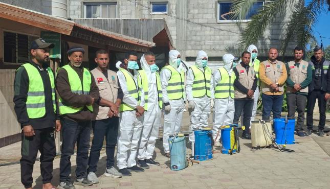 بالصور: مؤسسة هدائي تطلق حملة لمكافحة البعوض والبراغيت في رفح وخانيونس