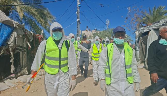 بالصور: مؤسسة هدائي تطلق حملة لمكافحة البعوض والبراغيت في رفح وخانيونس