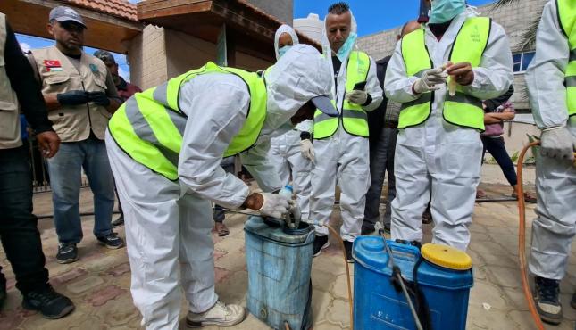 بالصور: مؤسسة هدائي تطلق حملة لمكافحة البعوض والبراغيت في رفح وخانيونس