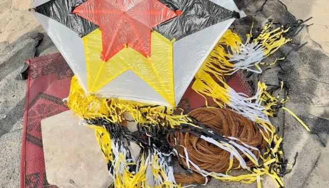 أطفال يصنعون طائرات ورقية في غزة (4).jpeg