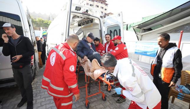 ‘إجلاء مرضى عبر معبر رفح (1).jpg