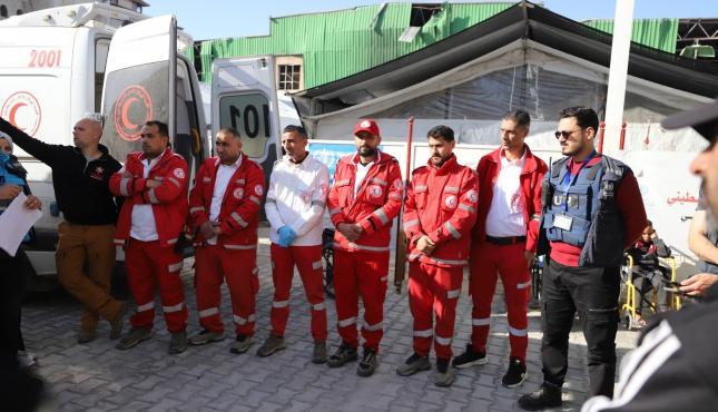 ‘إجلاء مرضى عبر معبر رفح (6).jpg