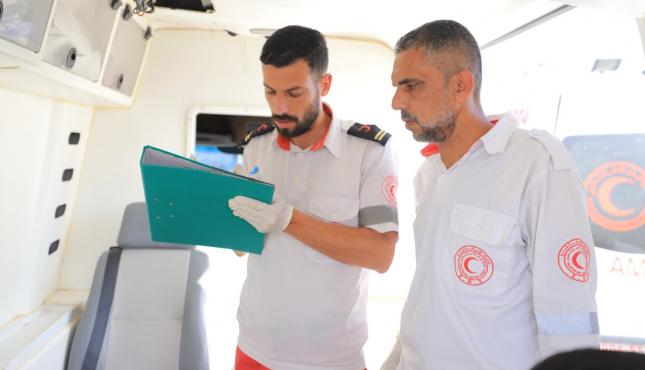 إجلاء مرضى عبر معبر رفح (2).jpg