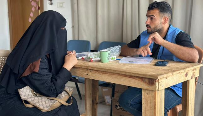 الأونروا تطلق حملة لتعزيز وعي النساء بسرطان الثدي.jpg