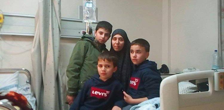 سهى جبارة وابنائها بُعيد الافراج عنها