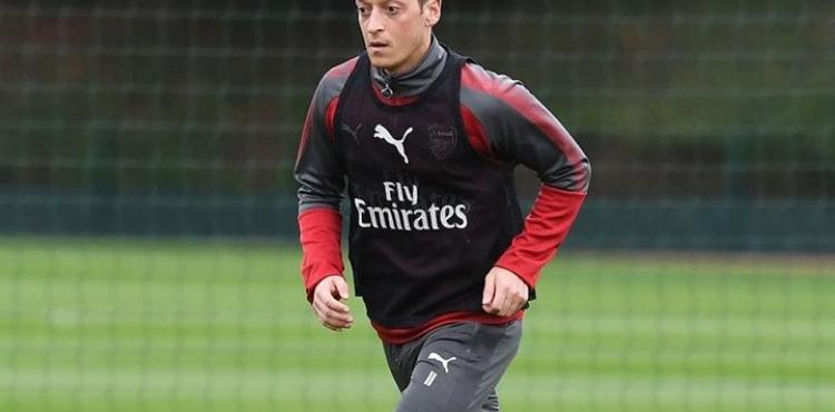 اللعب الالماني مسعود أوزيل